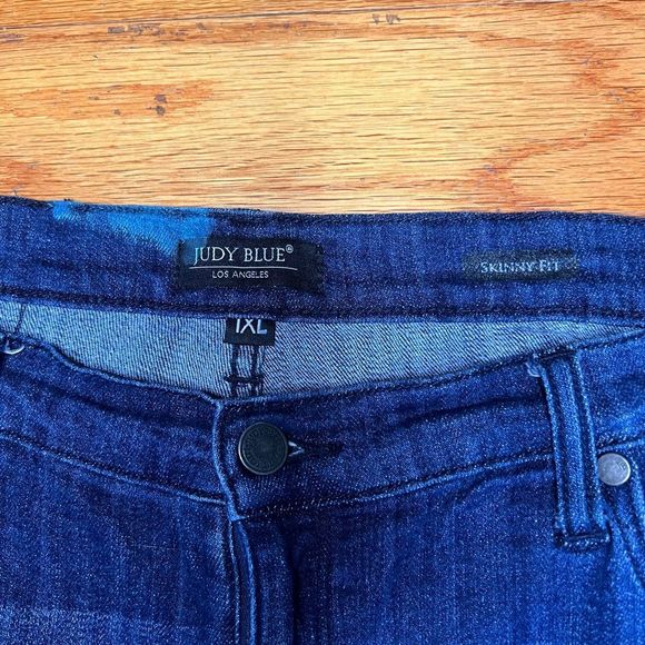 Judy Blue Jeans - These Jeans have extra Stretch- Size 1X- Fits -16/18 (Snug 20) - Picture 2 of 9